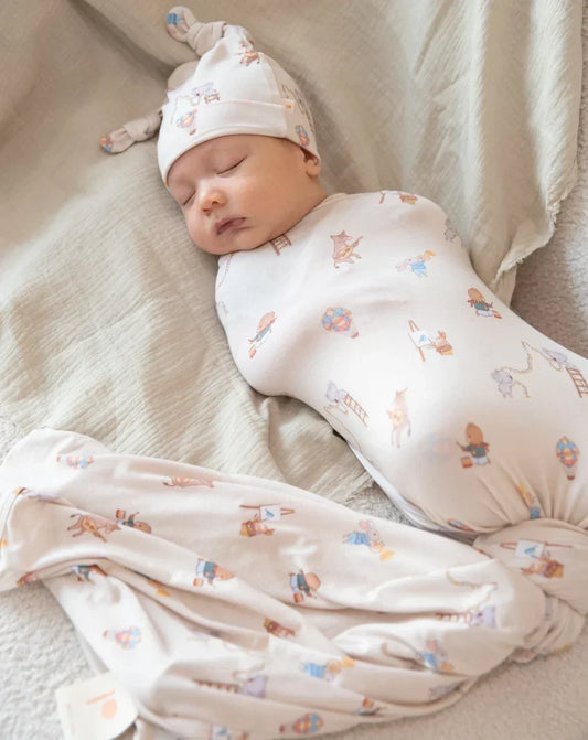 What Should My Newborn Wear Under a Swaddle? | Petit Pie